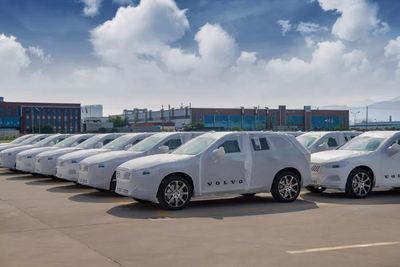 彰显全球品质实力 国产沃尔沃XC60出口欧洲，首批新车通过铁路运抵根特